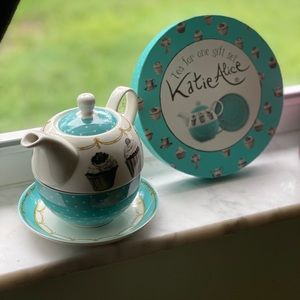 Authentic tea set